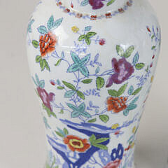 Pair of Chinese Export Porcelain Vases with Lids, 19th Century