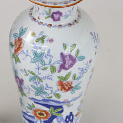 Pair of Chinese Export Porcelain Vases with Lids, 19th Century