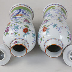 Pair of Chinese Export Porcelain Vases with Lids, 19th Century