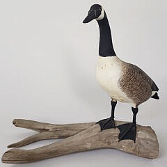 Fine Vintage Carved and Painted Canada Goose