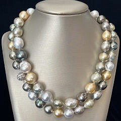 19-4960 South Sea Baroque Pearl Necklace A_ IMG_0770