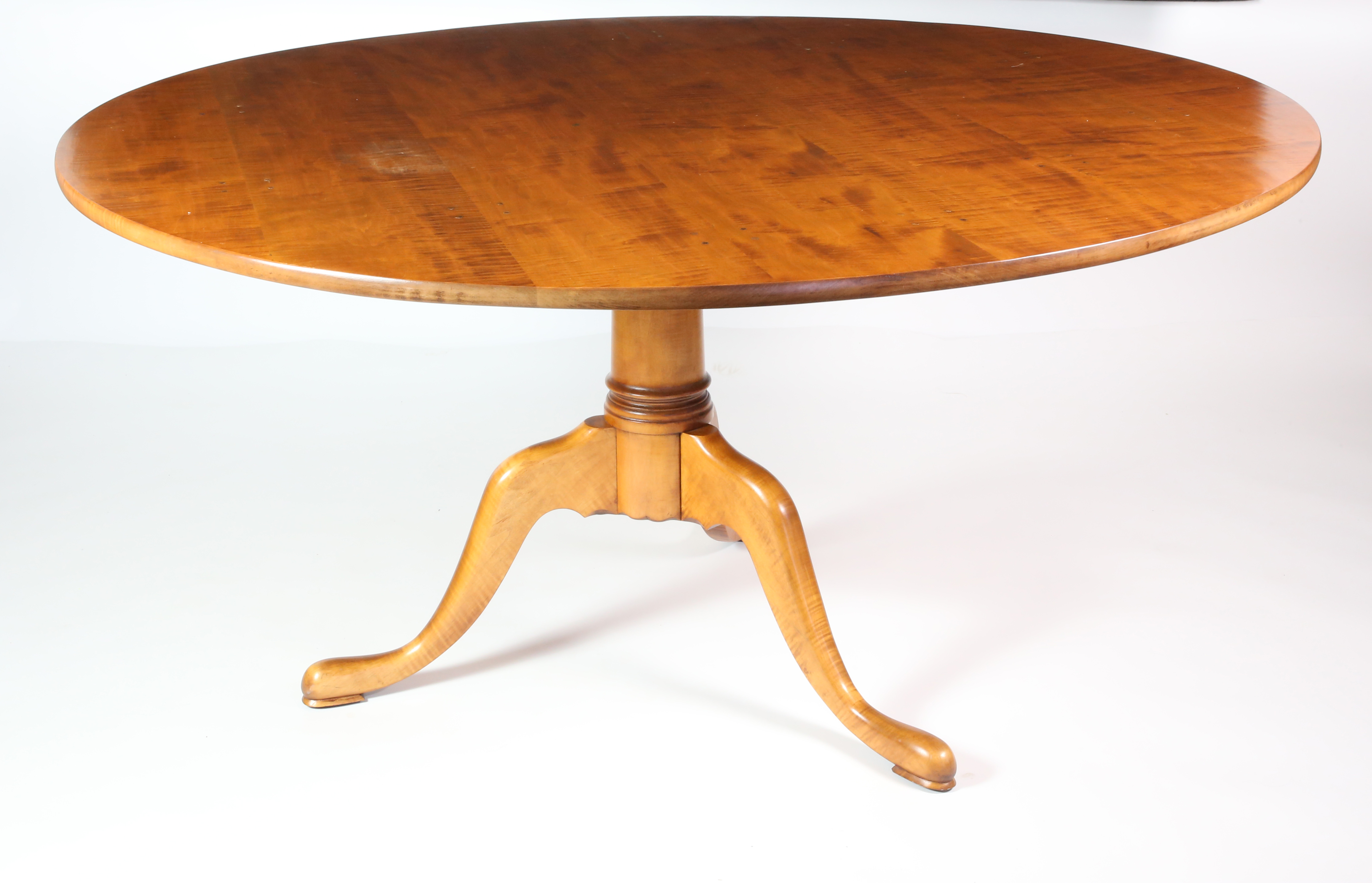 Signed Leonards Tiger Maple Round Pedestal Dining Table Signed
