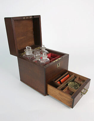 41581 Apothecary Box A IMG_1156 2