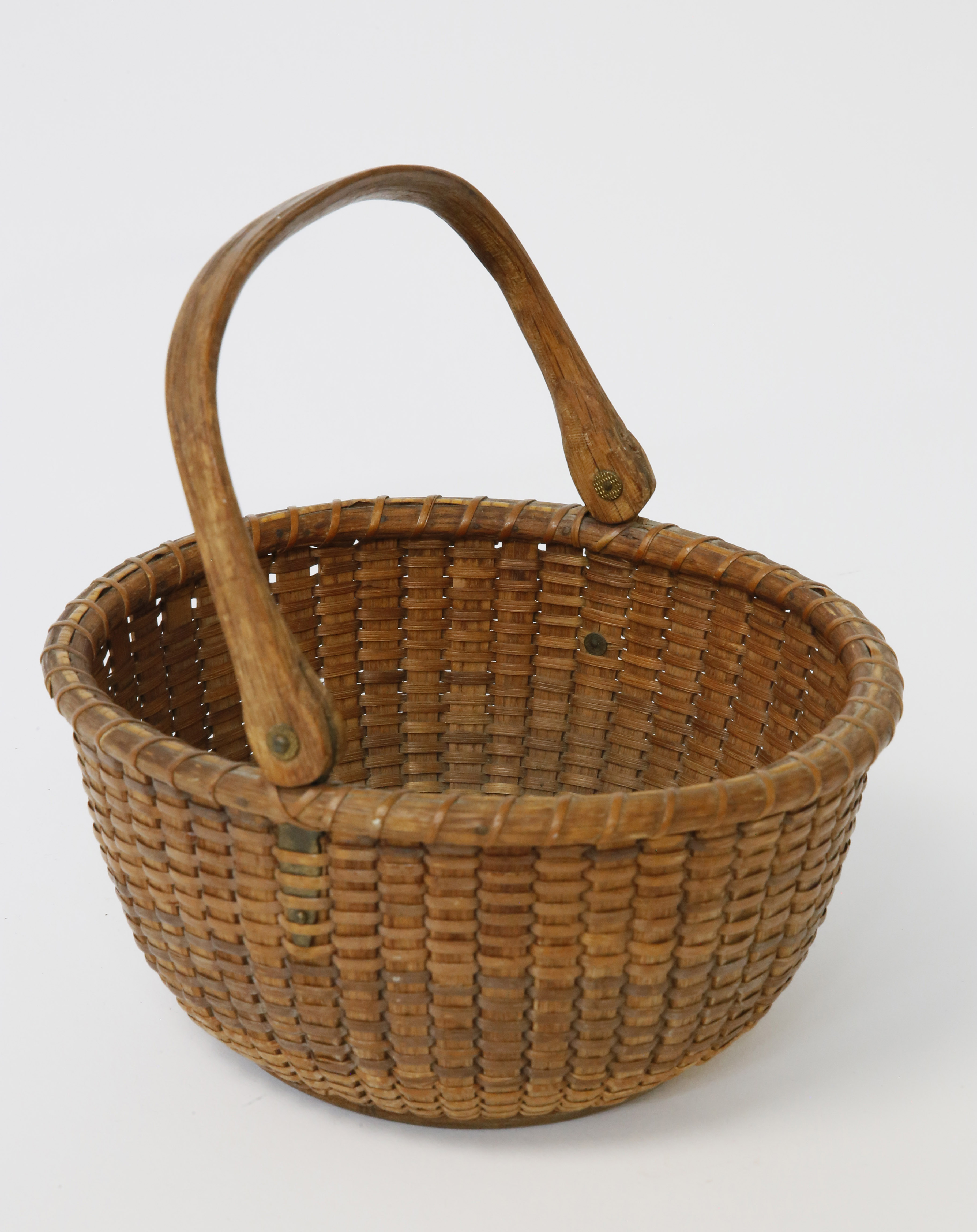 Open Round Swing Handle Nantucket Basket early 20th Century Open