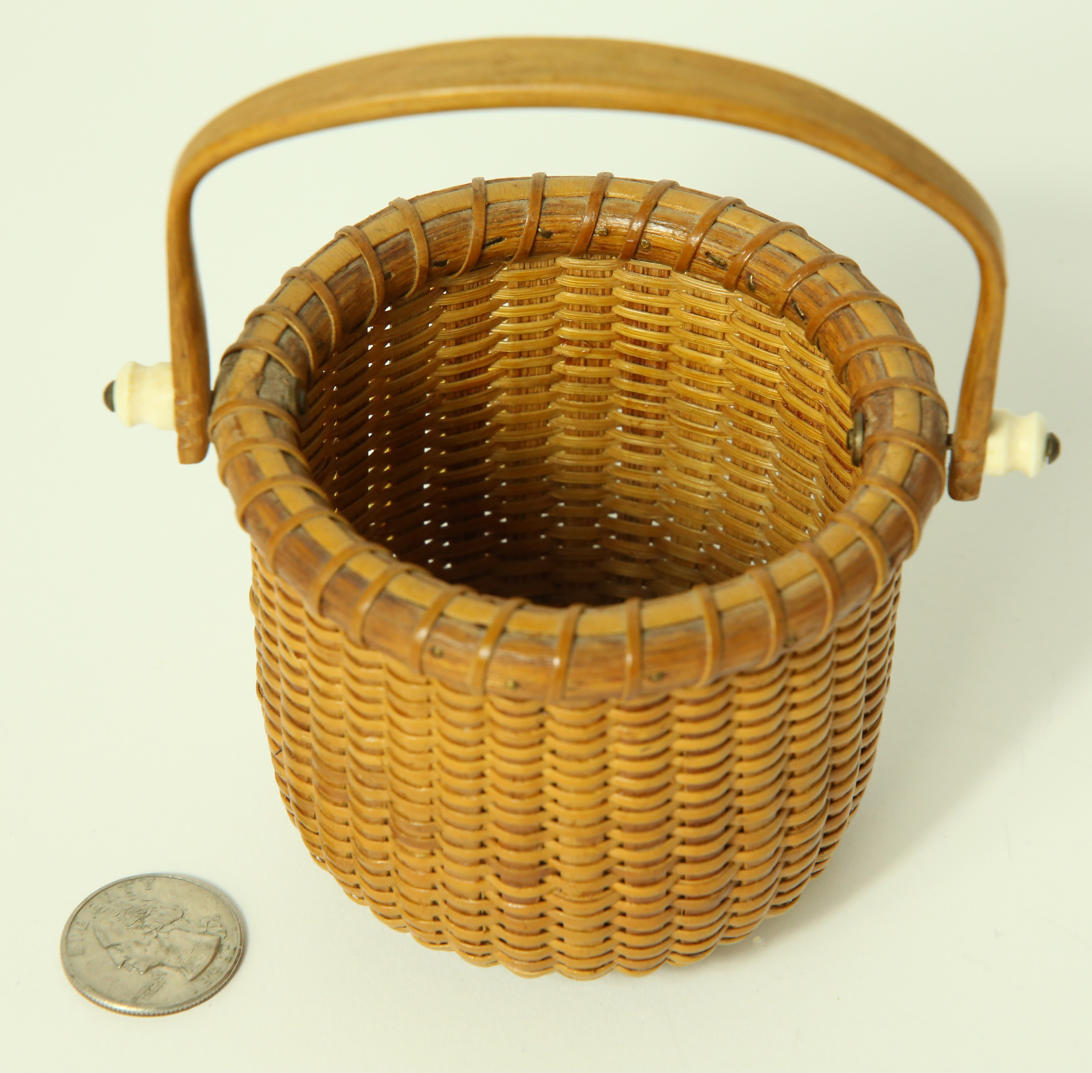 One Egg Nantucket Basket Small Round Form with Swing Handle One Egg