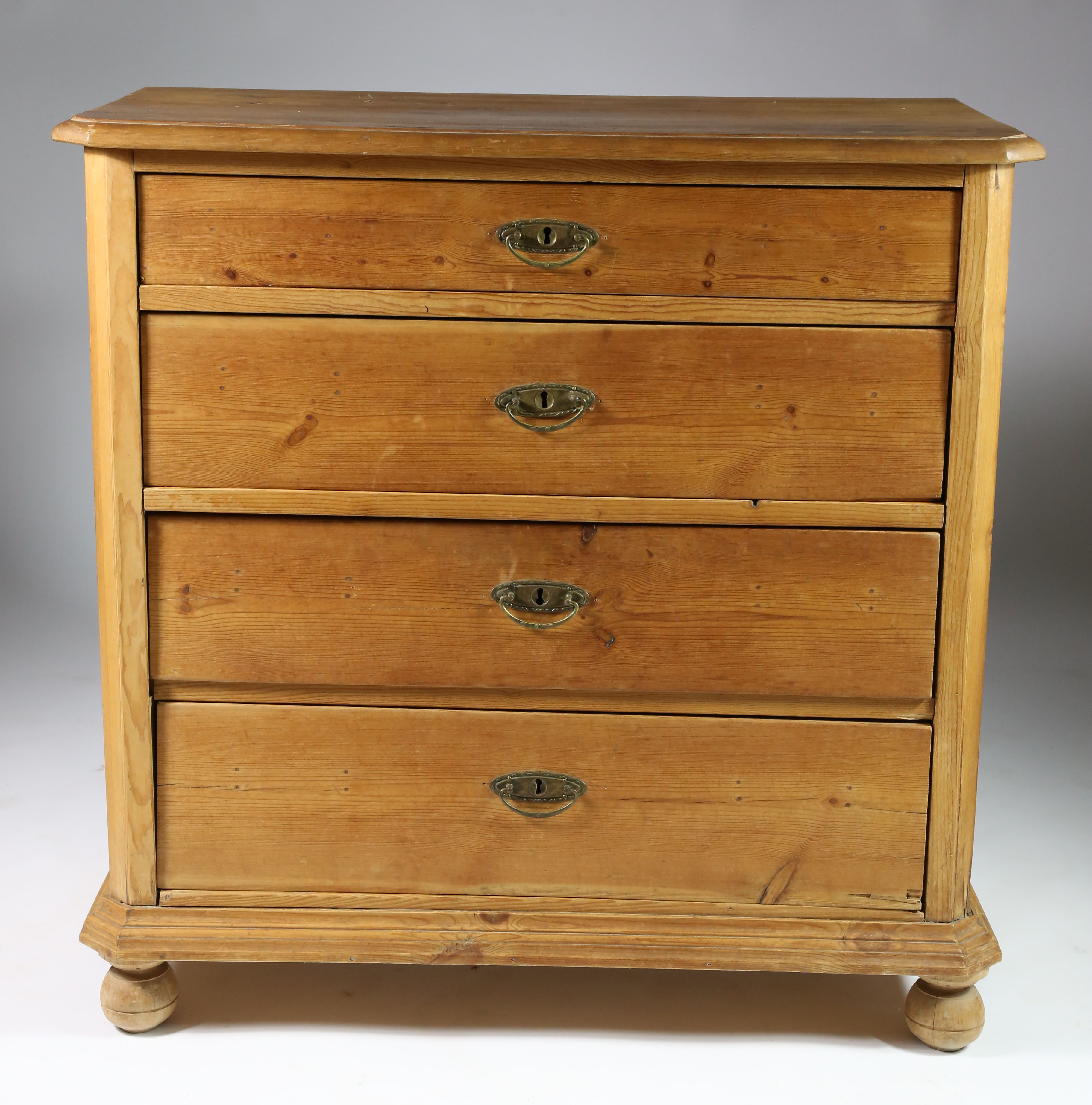 English Pine Chest of Drawers 19th century English Pine Graduated