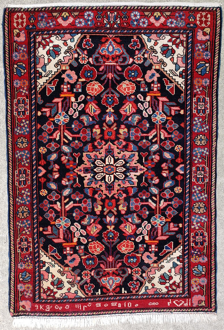 Vintage Persian Hand Woven Wool Rug Oriental Carpet Vintage Persian