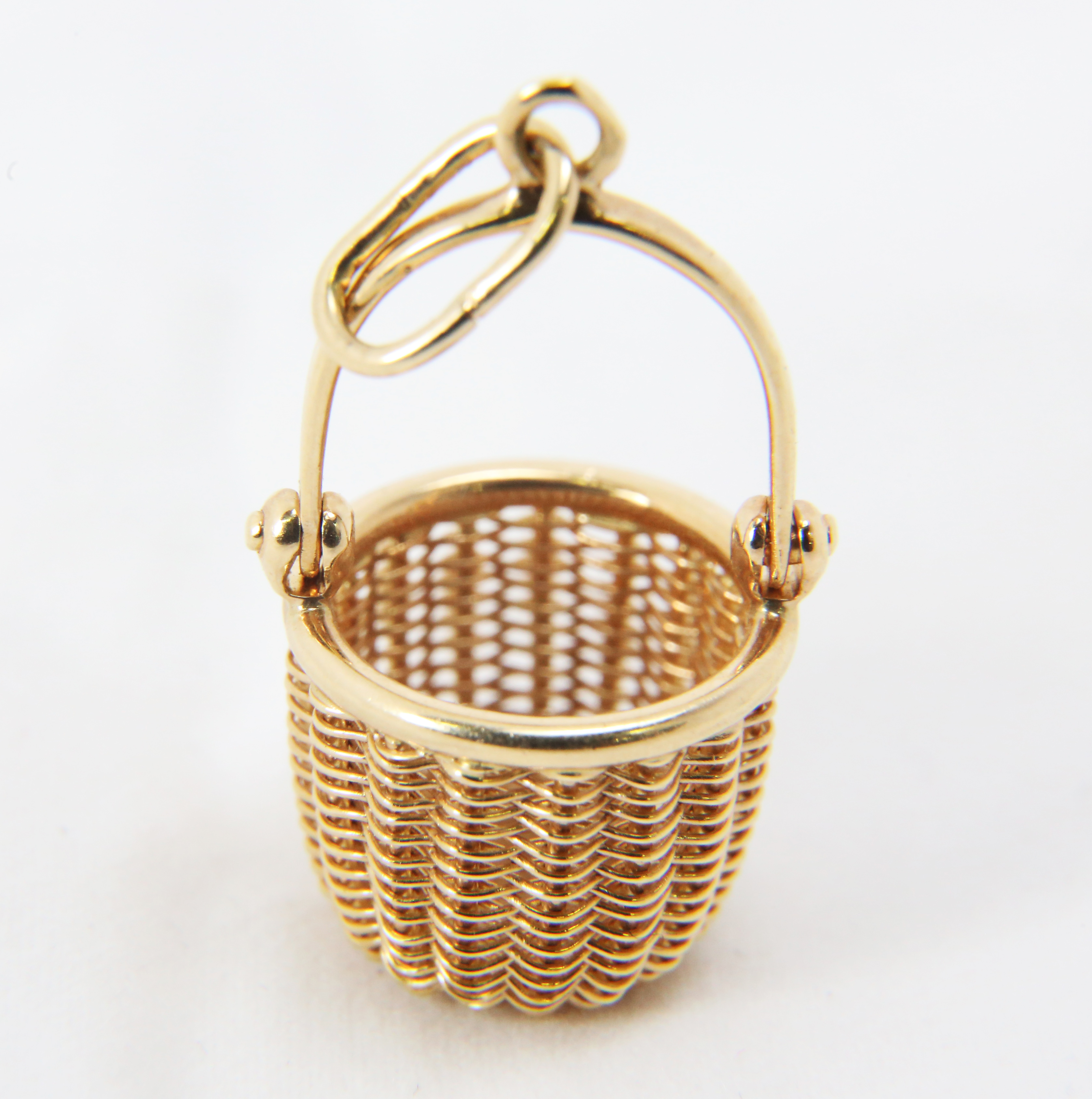 Vintage 14K Gold American Scrimshaw Nantucket Basket Jewelry Pendant