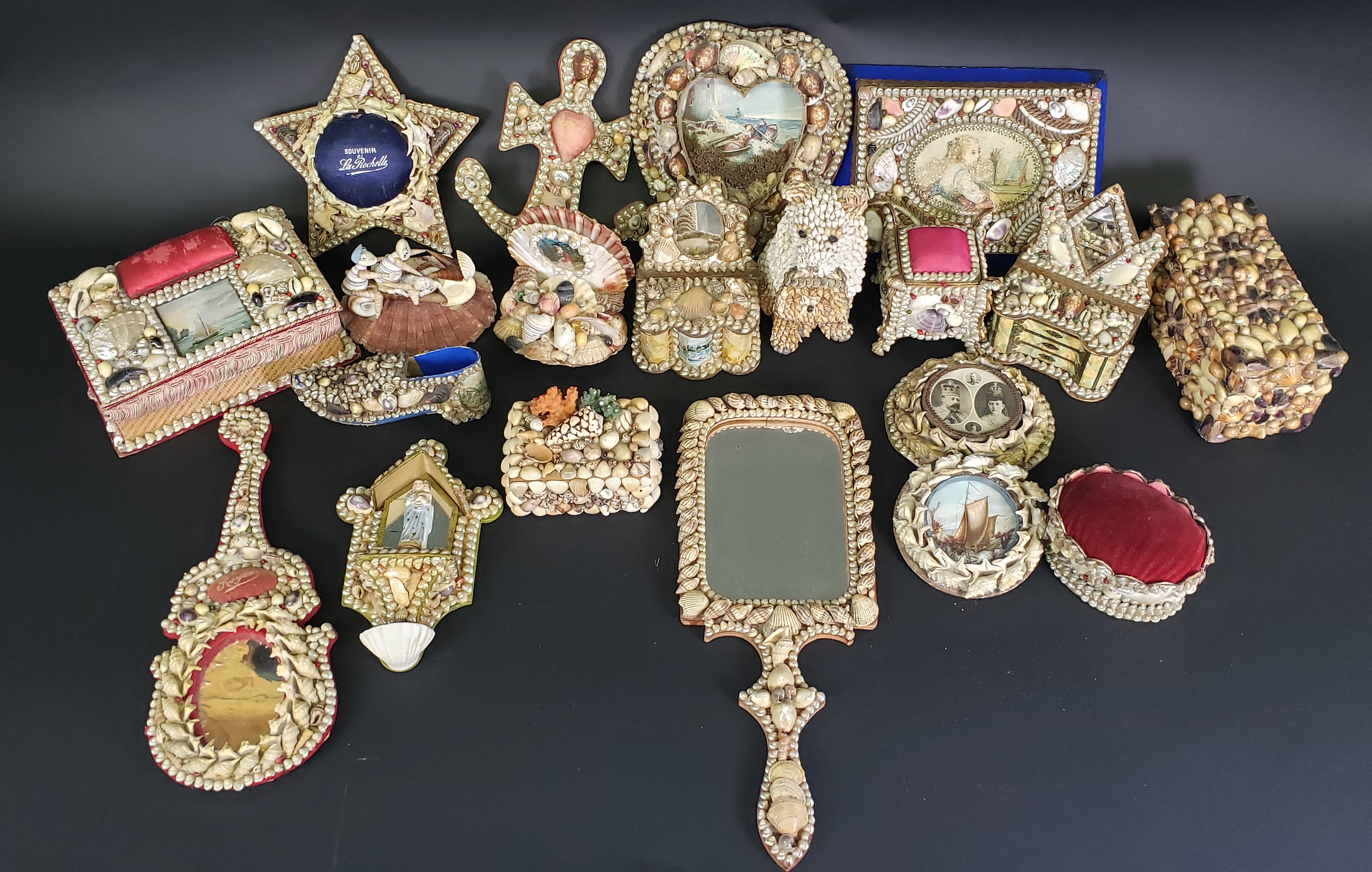 Souvenir Vintage | of The - Art From Kitsch to Antique Classic