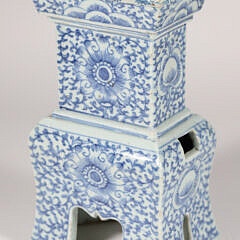 19th Century Blue and White Chinese Export Porcelain Rectangular Footed Vase 