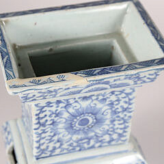 Chinese Export Blue and White Porcelain Rectangular Footed Vase, 19th Century