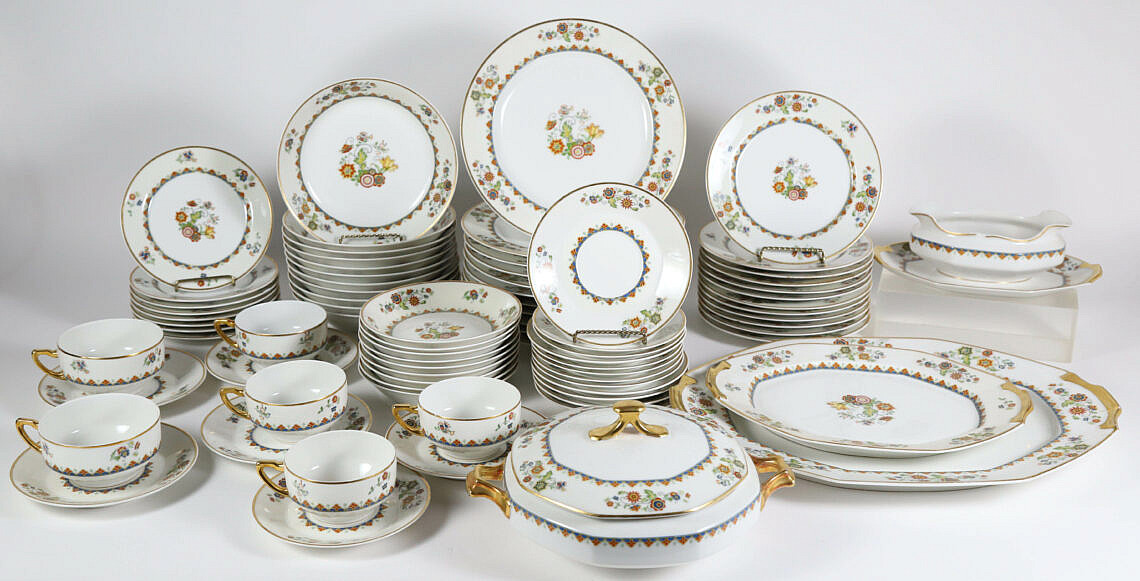 2-3854-Limoges-Dinner-Service-