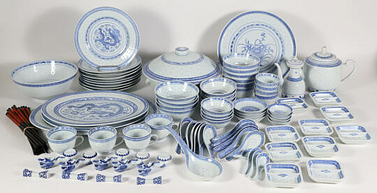 40105 Chinese Blue + White Dinner Service A_IMG_9903 4