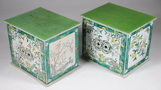 Fine Pair of Chinese Export Porcelain Garden Stools, Kangxi