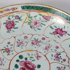 Pair of Chinese Export Shallow Bowls, 19th Century