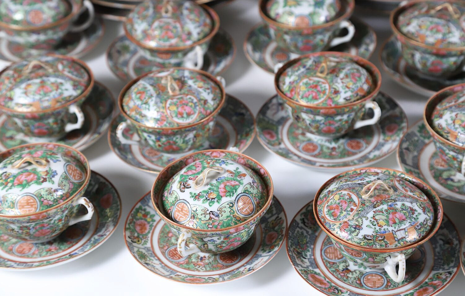 アンティーク　チャイナ　ローズメダリオン ２枚　Chinese Rose Antique 2 Pair of Chinese Rose Medallion Porcelain Vase