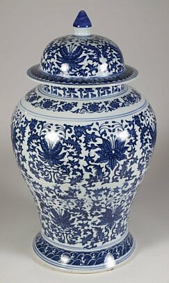 42622 Blue White Chinese Jar A_IMG_1487