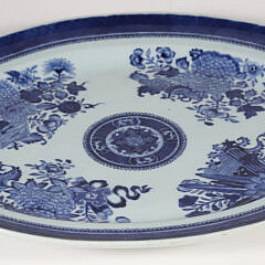 Chinese Blue and White Fitzhugh Porcelain Platter, circa 1790-1810