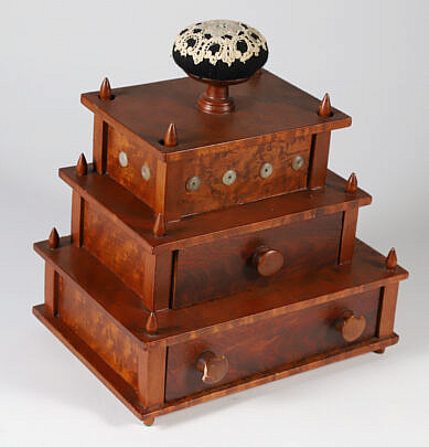 73-5146 Antique Sewing Box A IMG_4504