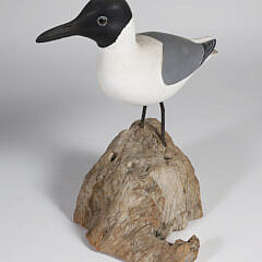 H.V. Shourds Carved and Painted Gull Sculpture, circa 1971