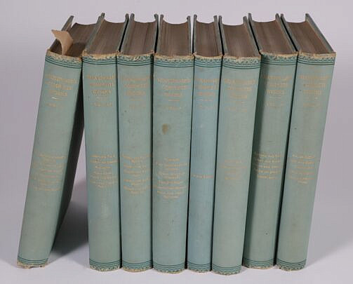 Eight Volumns Shakespeare