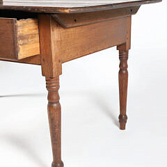Pennsylvania Walnut Three-Drawer Kitchen Table, early 19th Century
