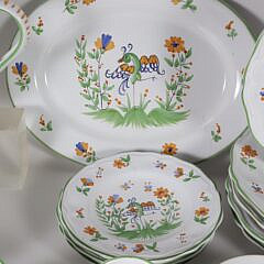 Deruta Italian Ceramic Partial Luncheon Service, Thirty Pieces