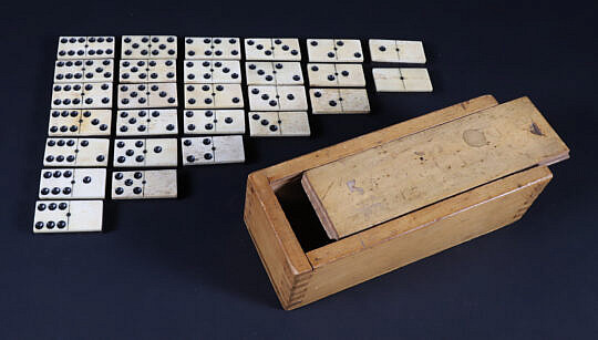 2337-54 Antique Box Set Bone Ebony Dominoes A_IMG_9672
