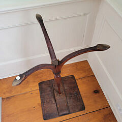 Delicate Mahogany Tripod Candlestand, 19th Century