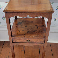 186-5515 Oak Two Tier Night Stand A_20250127_120438