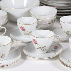 Johann Haviland Bavaria Germany Dinner Service in the “Rose” Pattern