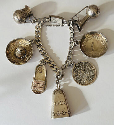 38662 SS Seguoen Rose Charm Bracelet B_IMG_7805
