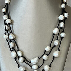 40873 Triple Strand Fresh Pearl Necklace A_IMG_7819