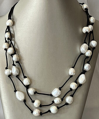 40874 Triple Strand Fresh Pearl Necklace A_IMG_7763