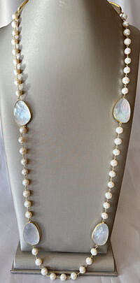 42100 Mother of Pearl Fresh Water Pearl Necklace A_IMG_7727