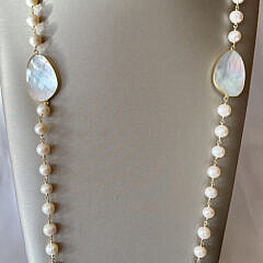 42100 Mother of Pearl Fresh Water Pearl Necklace A_IMG_7727