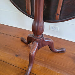 Georgian Mahogany Tilt Top Tripod Tea Table, late 18th Century