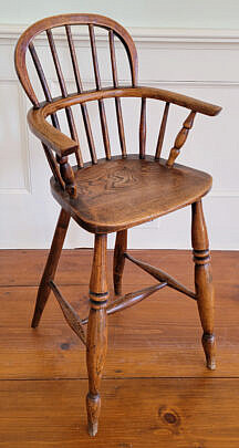 176-5515 Windsor Style Mahogany Child’s High Chair A_20250127_105956