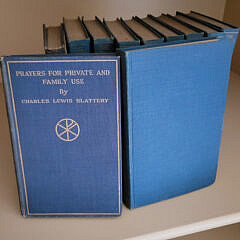 9 Volumes: “The World’s 100 Best Poems”