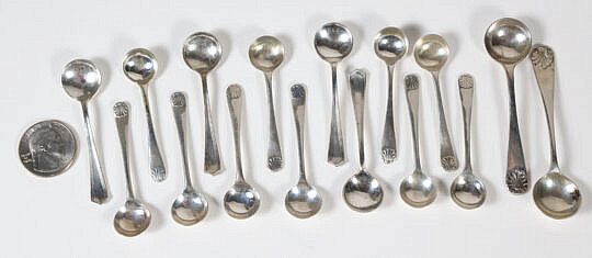 61-5515 Sixteen Silver Salt Spoons A_IMG_9376