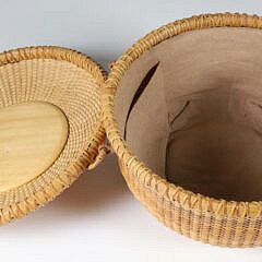 Round Nantucket Style Sewing Basket with Lid