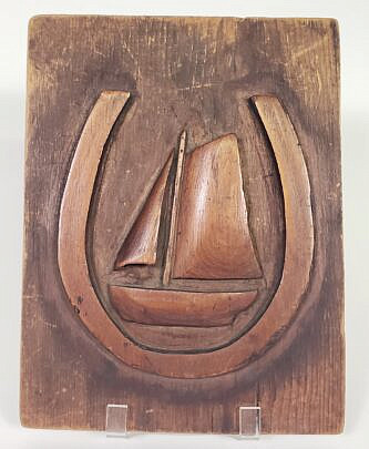 4047-955 Boat and Horseshoe Plaque A