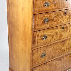 Fine American Chippendale Tiger Maple Graduated Six Drawer Tall Chest, 18th Century