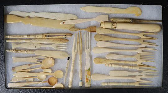 11-5529 Thirty Bone Artifacts A_IMG_9807
