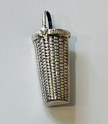 13-5535 Sterling Silver Nantucket Basket Pendant A IMG_8846