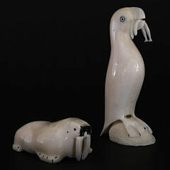 42762 Two Inuit Carvings Puffin and Seal A_IMG_9599