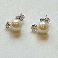 7-5535 Pearl and Dimond Earrings A IMG_8885