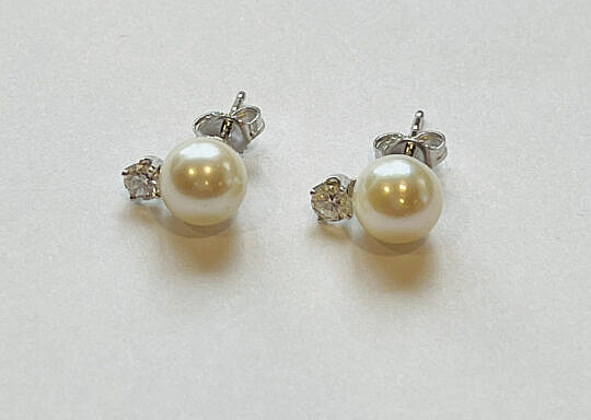 7-5535 Pearl and Dimond Earrings A IMG_8885