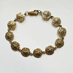8-5535 14k Gold Sand Dollar Bracelet A IMG_8896