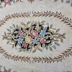 Vintage / Antique Oval Floral Pattern Hooked Rug